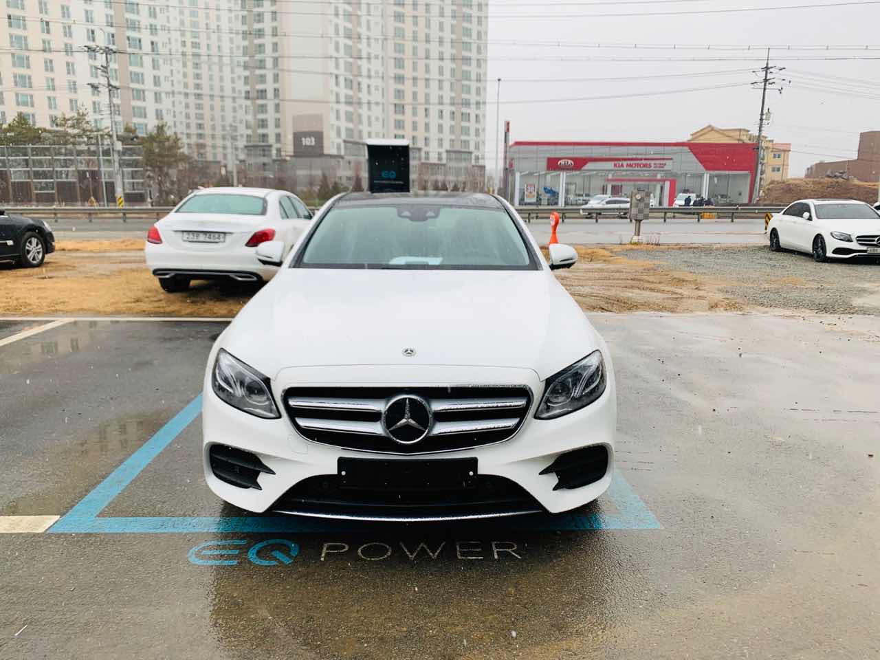 벤츠 E-클래스 E 300 4Matic AMG 라인 게시글 썸네일