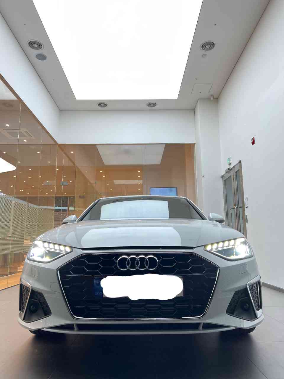 아우디 A4 40 TFSI 프리미엄 [상품성 개선] 게시글 썸네일