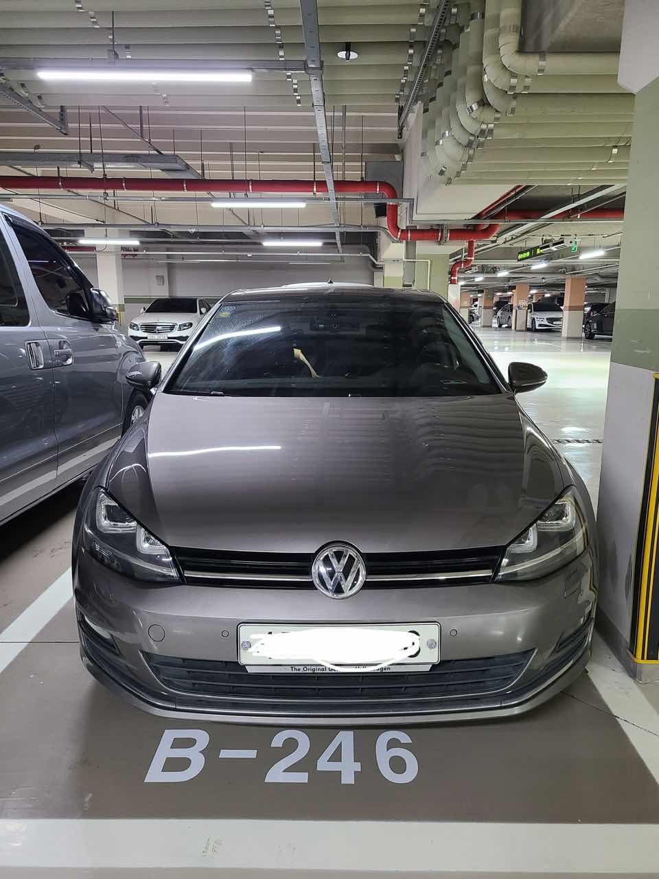 폭스바겐 골프 2.0 TDI 프리미엄 썸네일 이미지