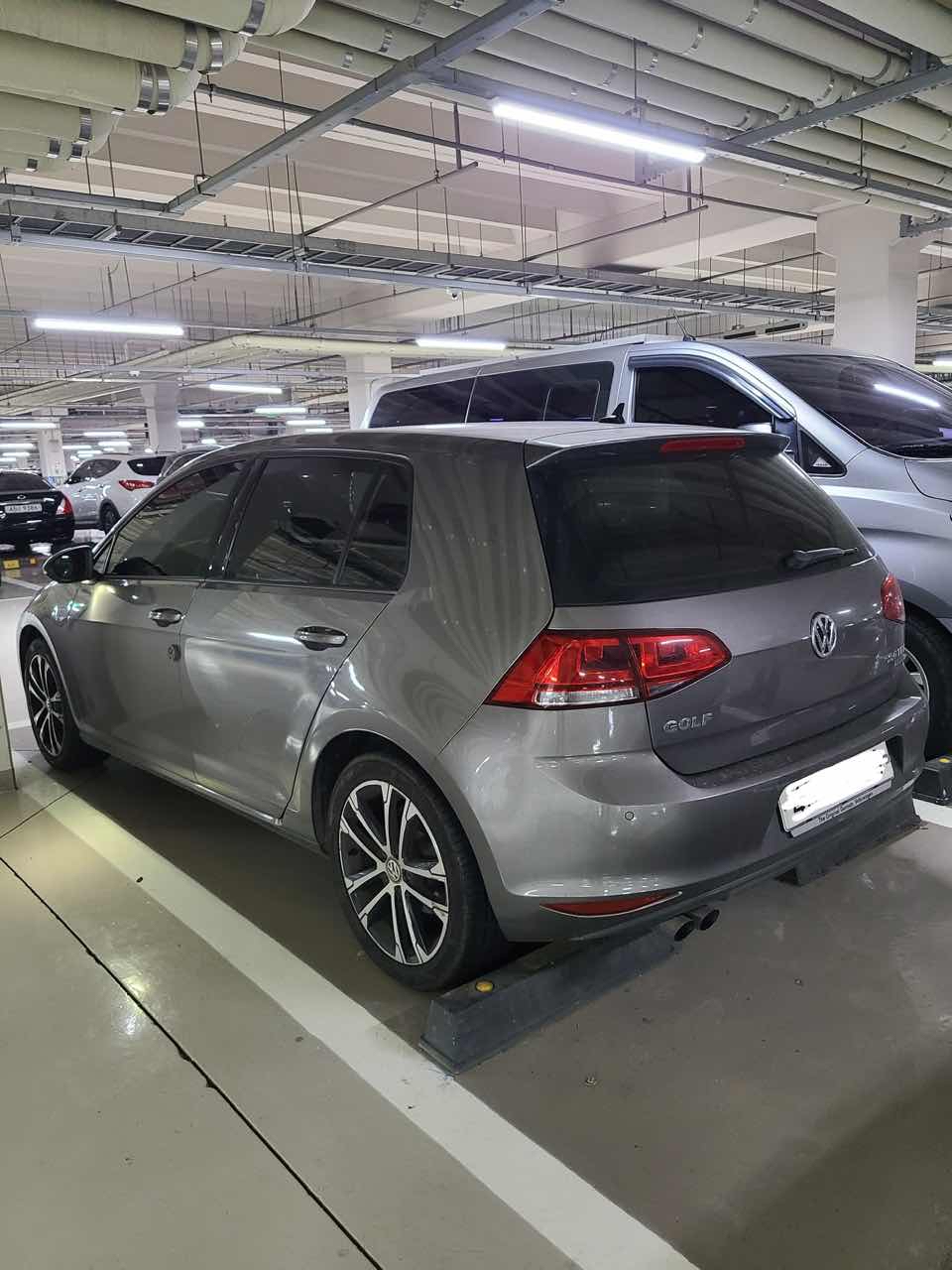 폭스바겐 골프 2.0 TDI 프리미엄 썸네일 이미지