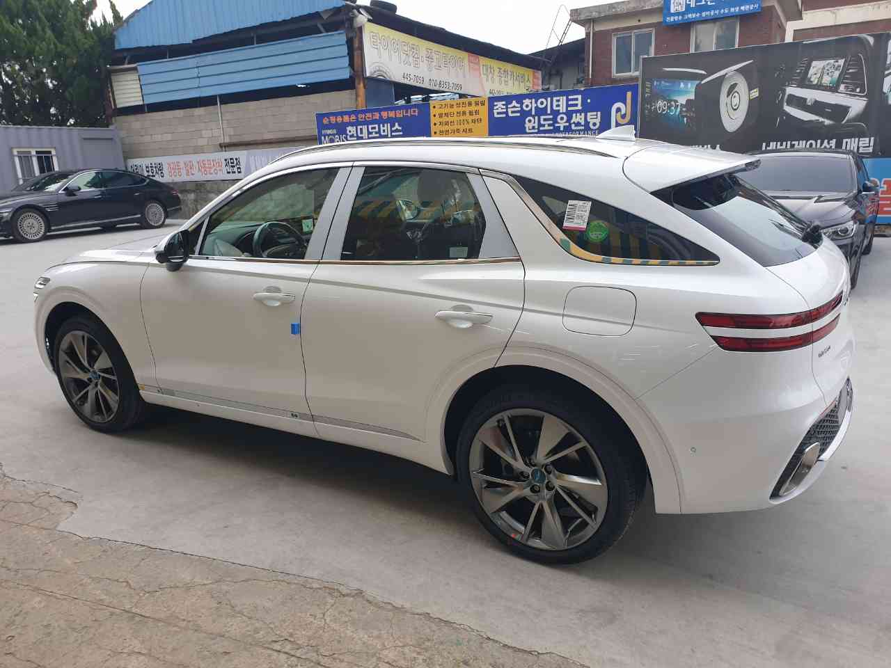 제네시스 GV70 가솔린 2.5 터보 AWD 파퓰러I 패키지 썸네일 이미지