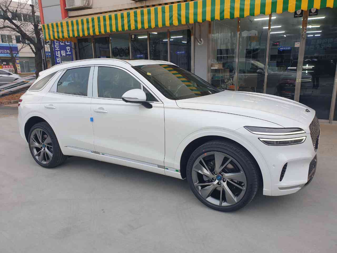 제네시스 GV70 가솔린 2.5 터보 AWD 파퓰러I 패키지 썸네일 이미지