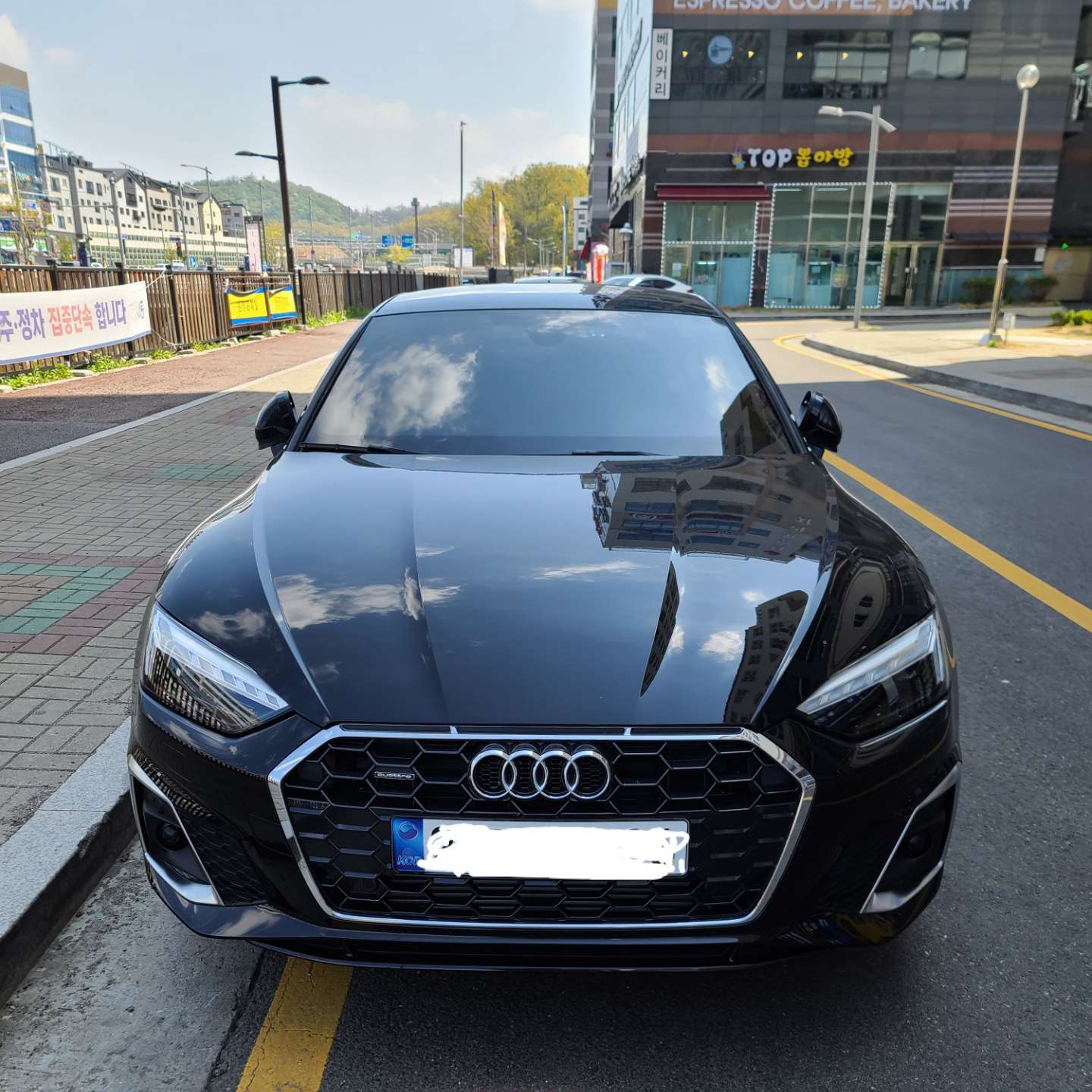 아우디 A5 45 TFSI 콰트로 프리미엄 스포츠백 썸네일 이미지