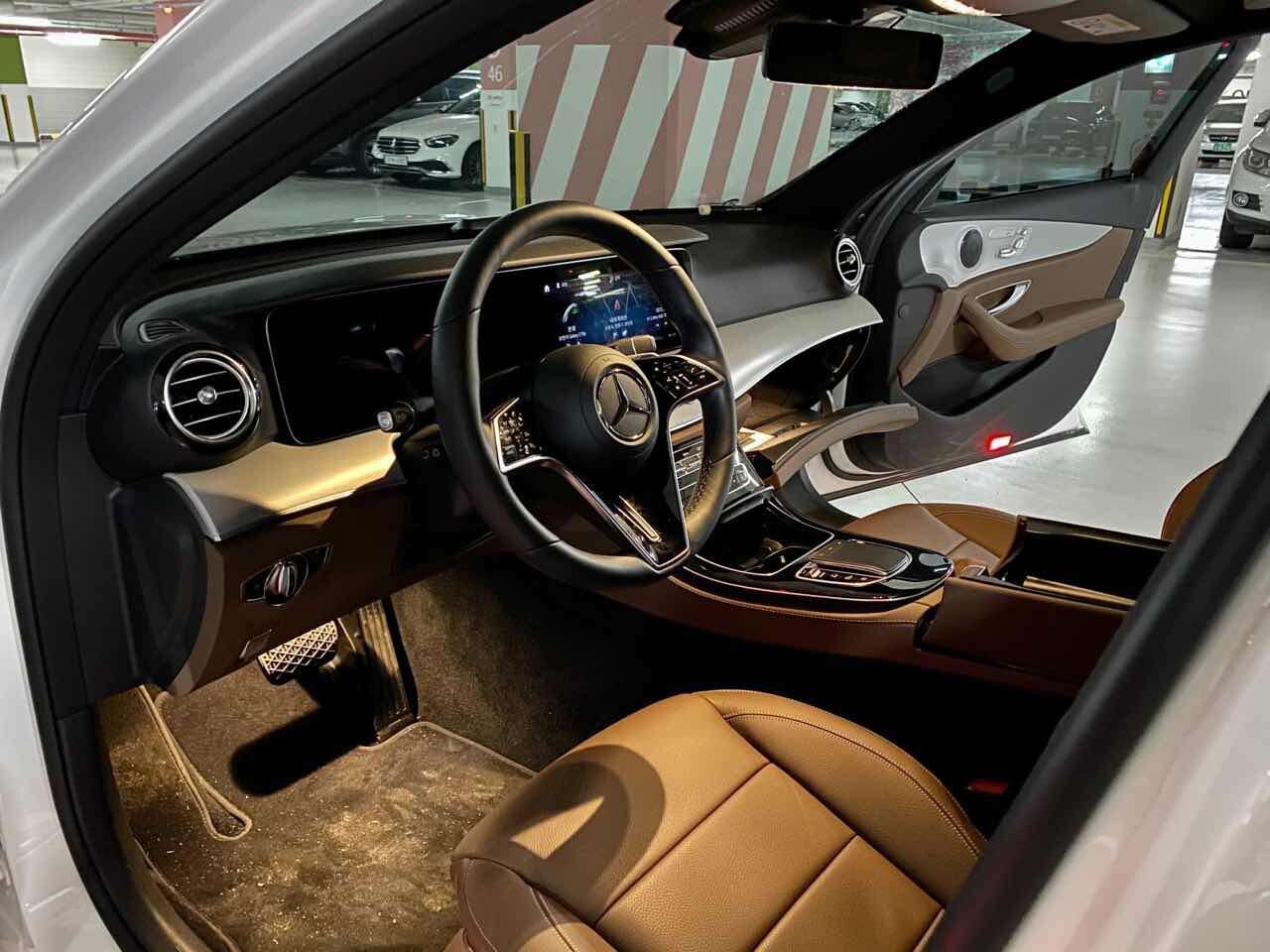 벤츠 E-클래스 E 250 아방가르드 이미지5