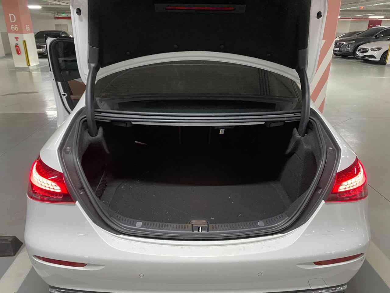 벤츠 E-클래스 E 250 아방가르드 이미지4
