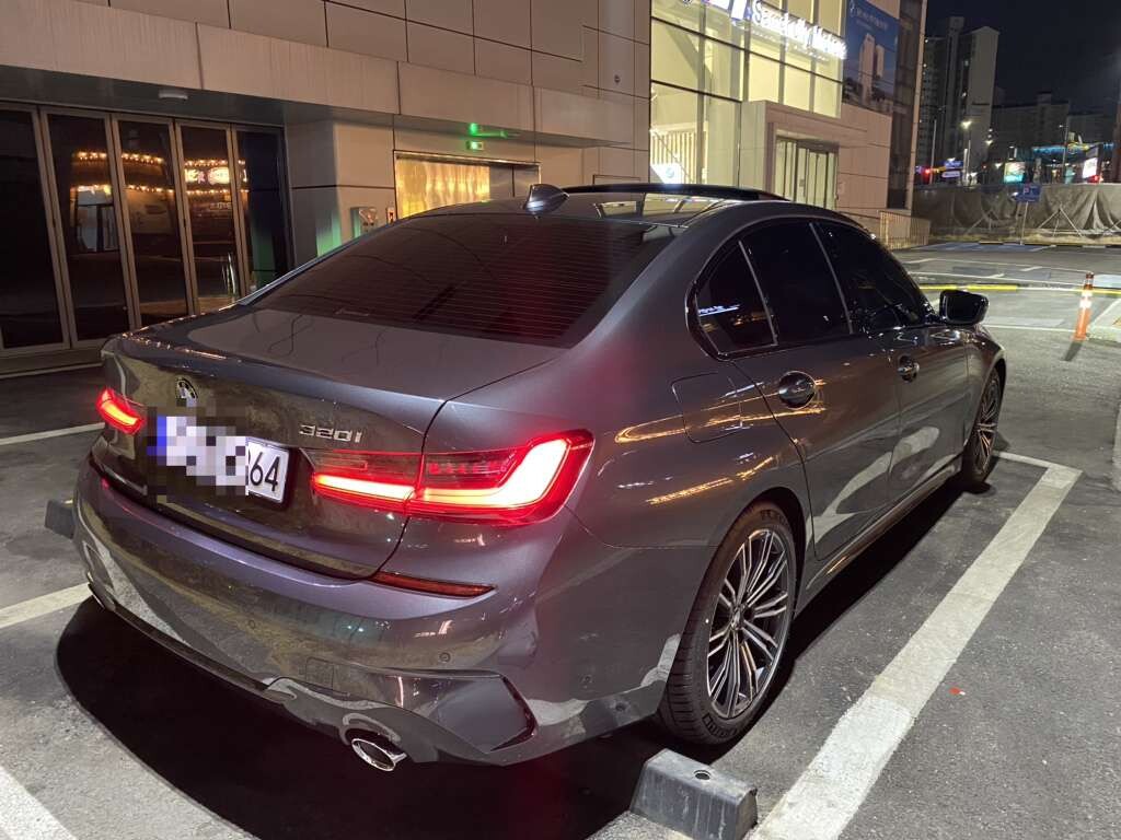BMW 3시리즈 320i M 스포츠 스마트프리 패키지 이미지1