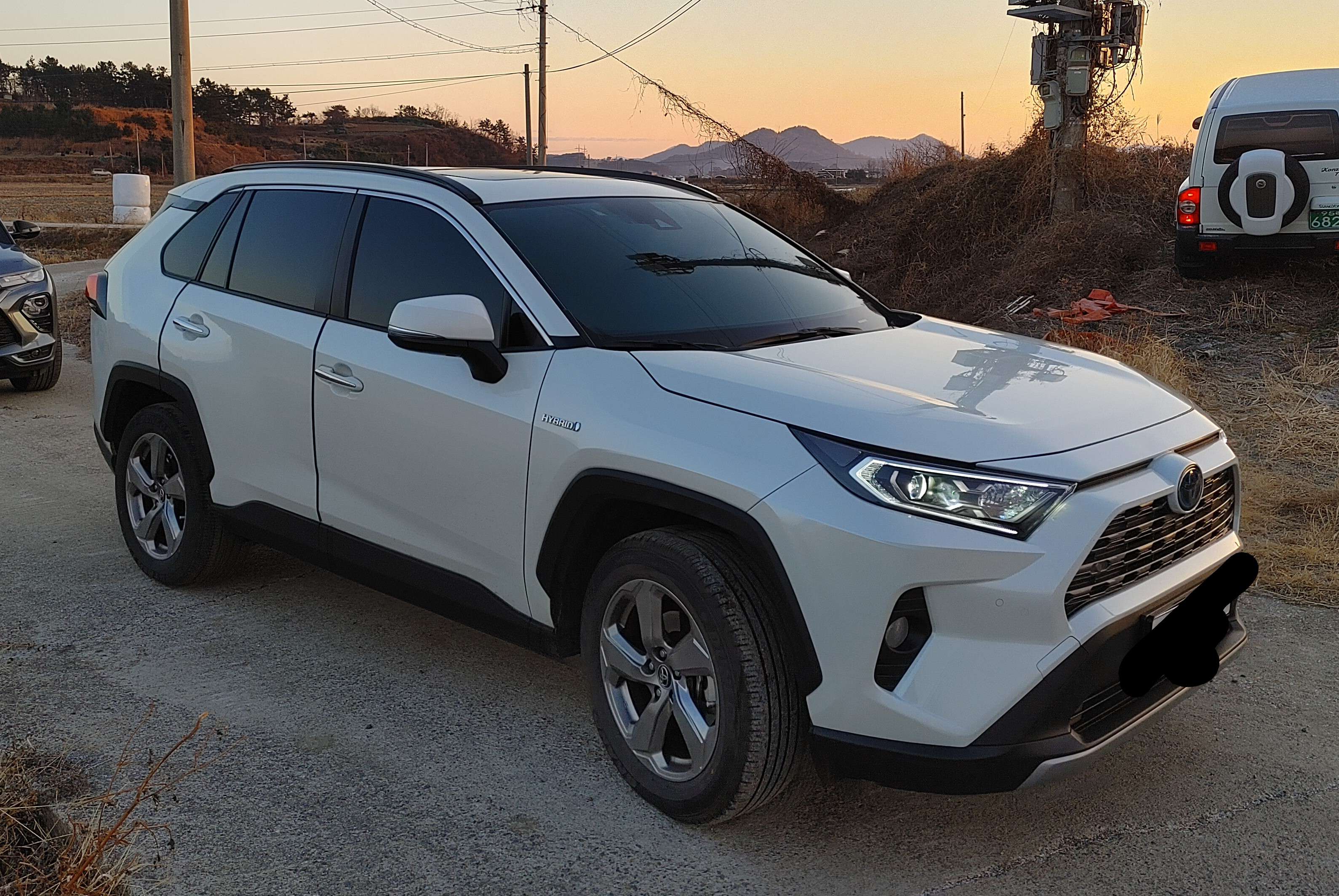 토요타 RAV4 하이브리드 AWD 썸네일 이미지