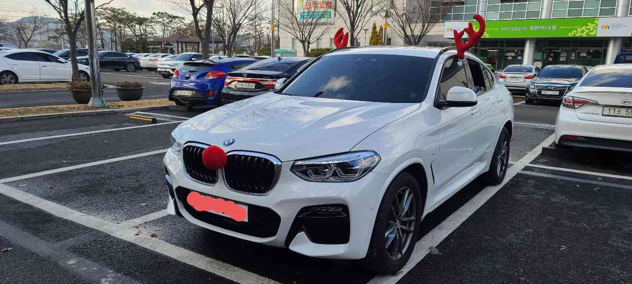 BMW X4 xDrive 20d M 스포츠 X 패키지 게시글 썸네일