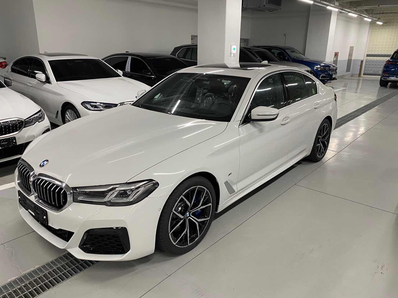 BMW 5시리즈 530i xDrive M 스포츠 패키지 게시글 썸네일