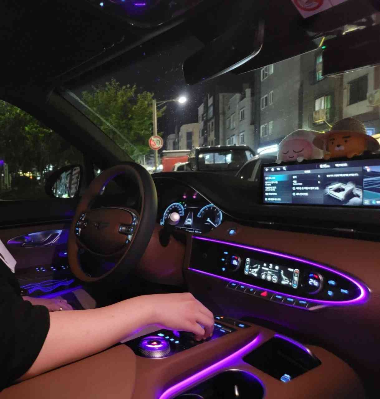 제네시스 GV70 가솔린 2.5 터보 AWD 파퓰러I 패키지 썸네일 이미지