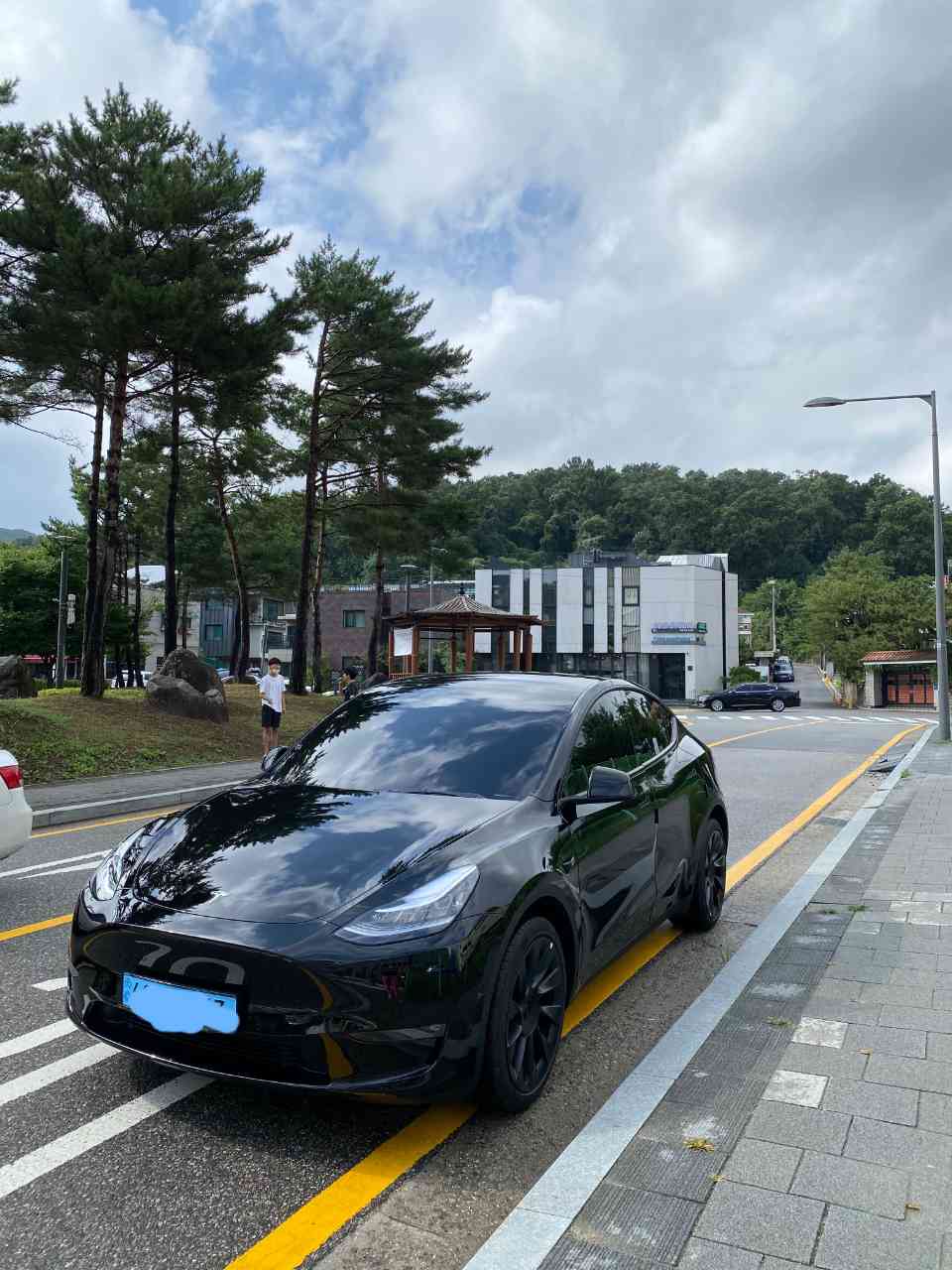 테슬라 모델 Y 롱레인지 게시글 썸네일