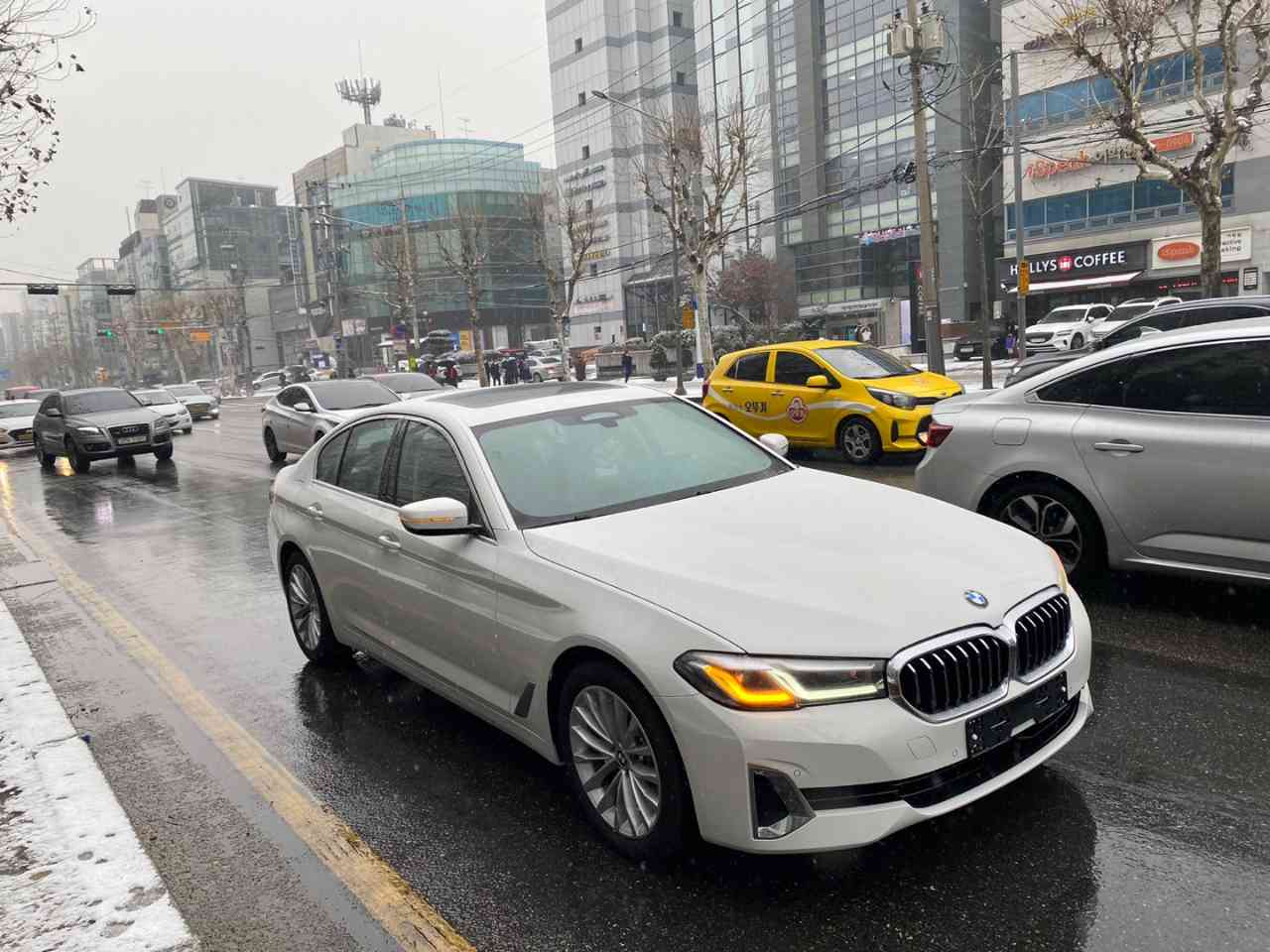 BMW 5시리즈 520i 럭셔리 게시글 썸네일