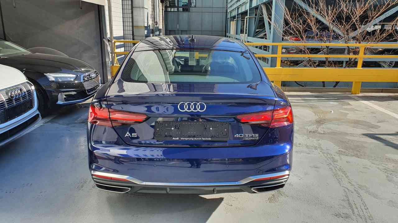 아우디 A5 40 TFSI 콰트로 프리미엄 스포츠백 썸네일 이미지