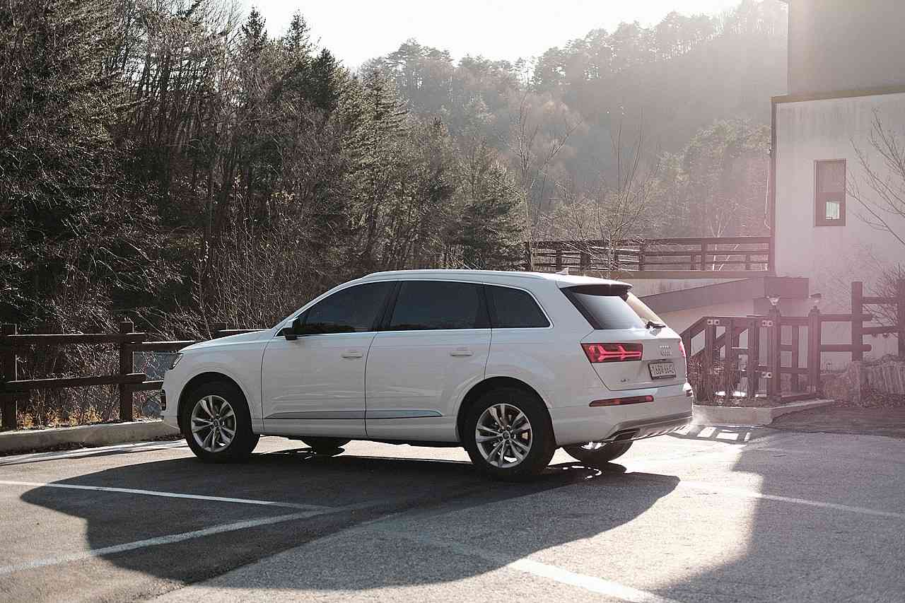 아우디 Q7 45 TFSI 콰트로 썸네일 이미지