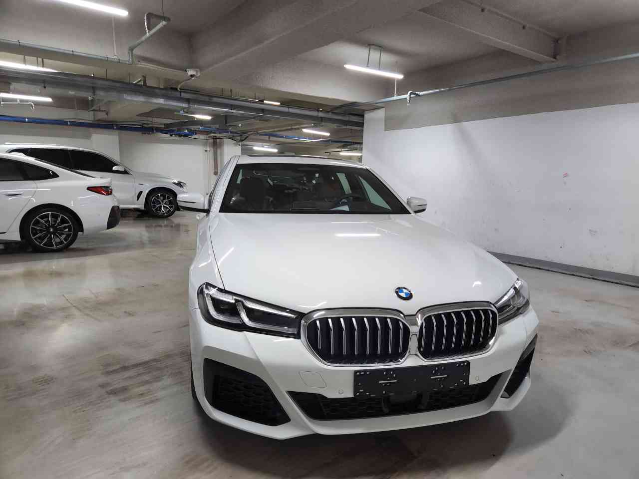 BMW 5시리즈 520i M 스포츠 패키지 P1-1 게시글 썸네일