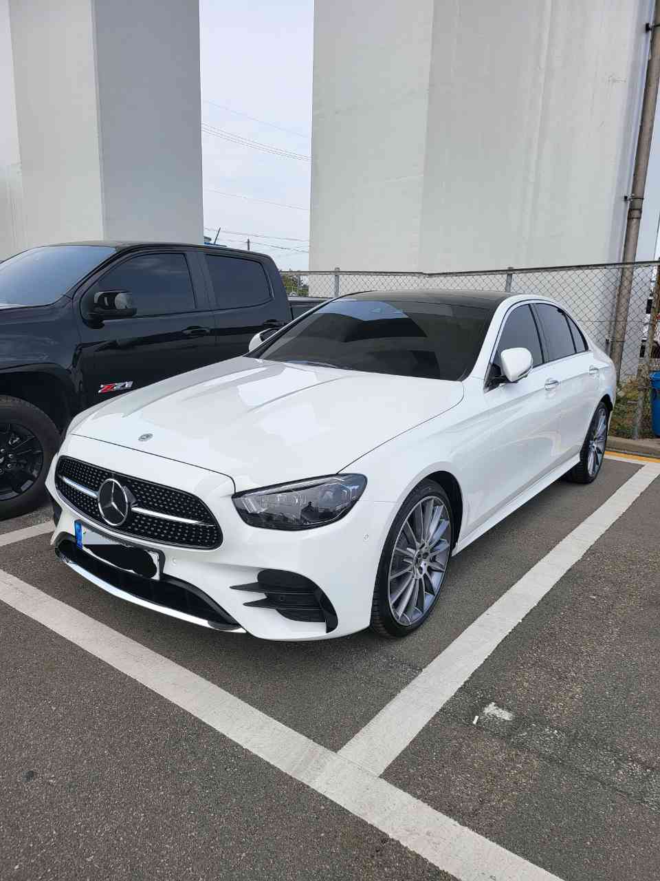 벤츠 E-클래스 E 350 4MATIC AMG 라인 게시글 썸네일