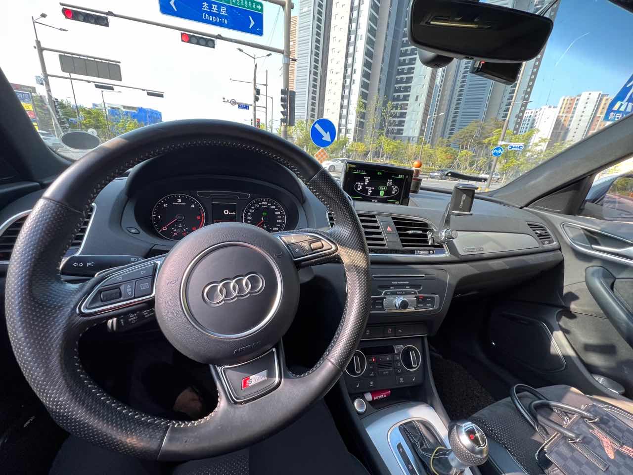 아우디 Q3 35 TDI 콰트로 스포츠 게시글 썸네일