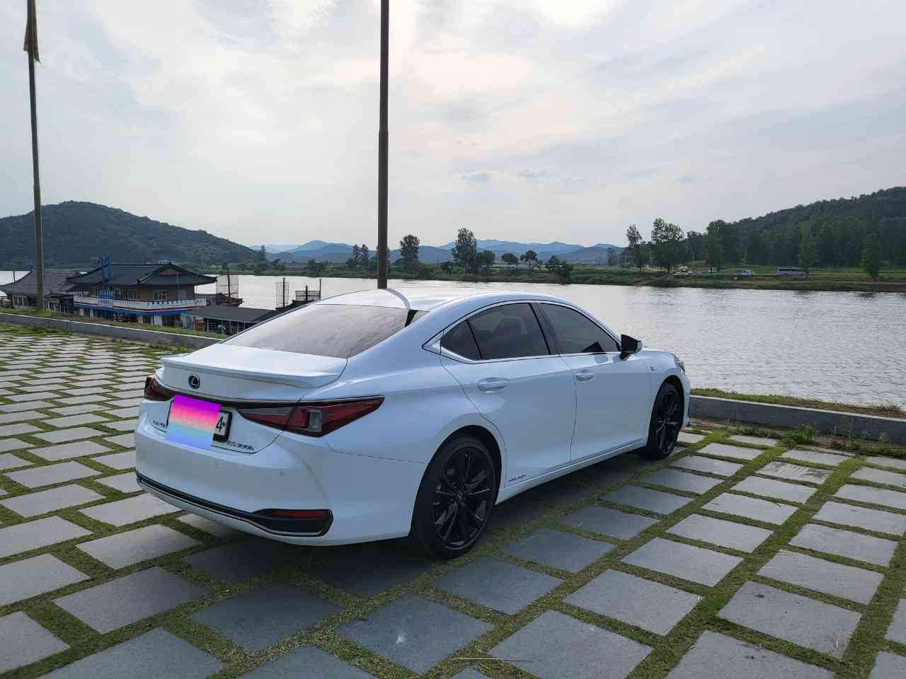 렉서스 ES 300h F 스포츠 게시글 썸네일