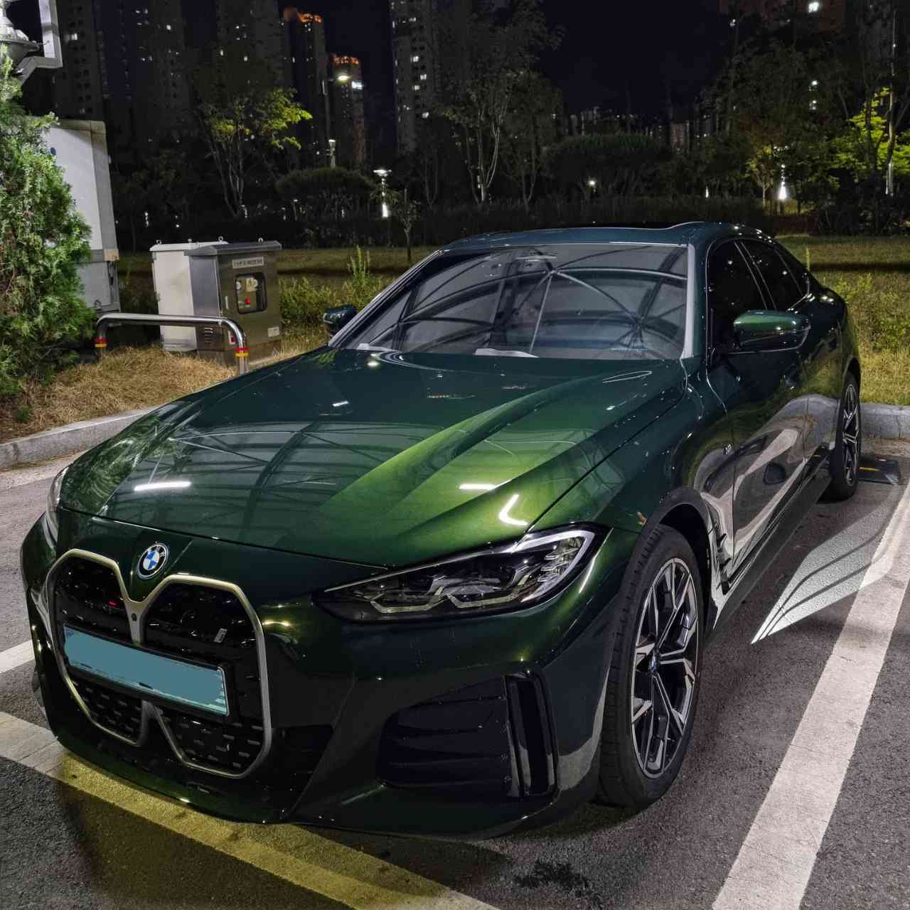 BMW i4 eDrive 40 그란쿠페 M 스포츠 P2 게시글 썸네일