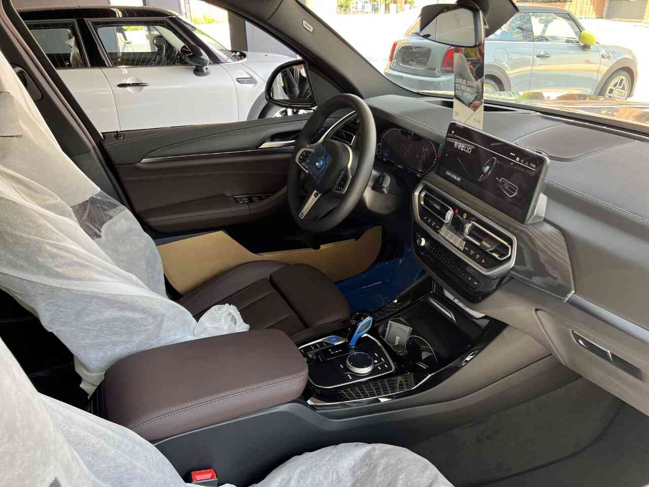 BMW iX3 M 스포츠 P2 이미지2