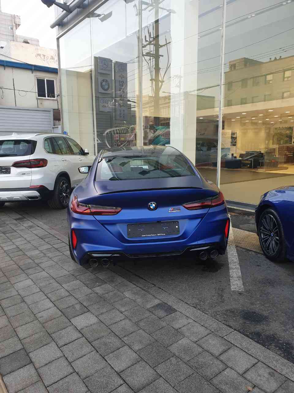 BMW M8 그란쿠페 컴페티션 썸네일 이미지