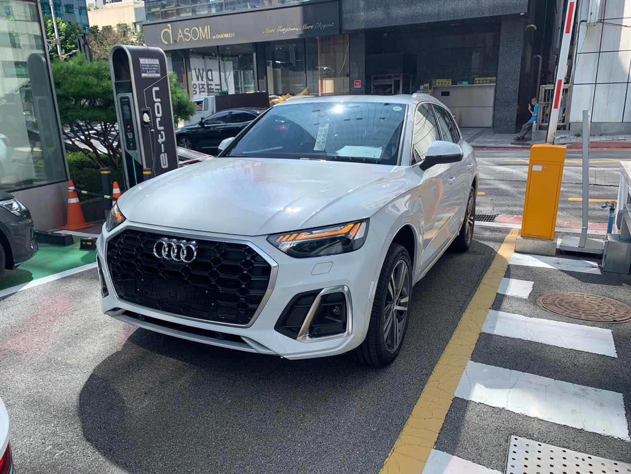 아우디 Q5 45 TFSI 콰트로 프리미엄 [2C5+PAO] 게시글 썸네일