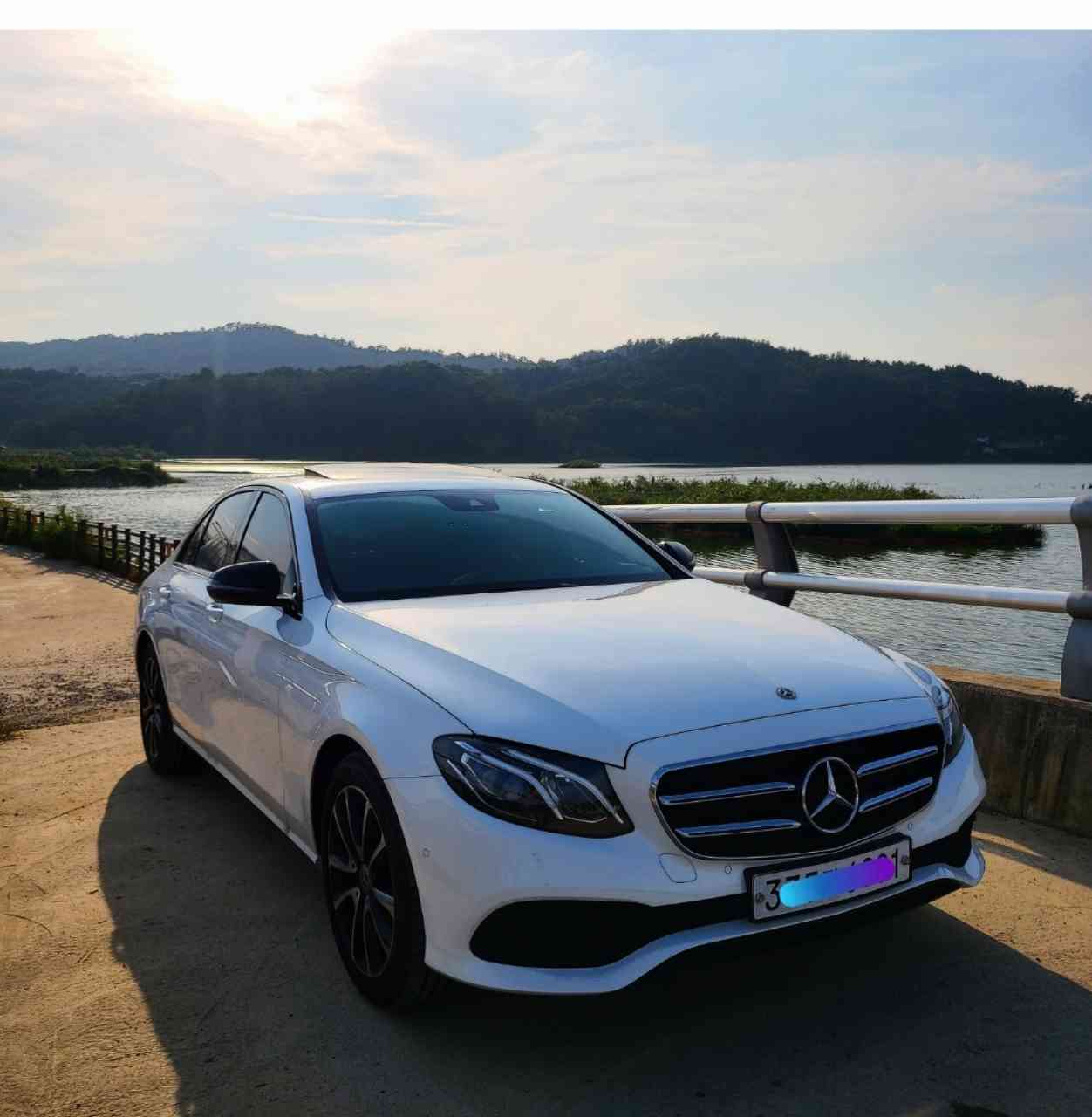 벤츠 E-클래스 E 250 아방가르드 게시글 썸네일