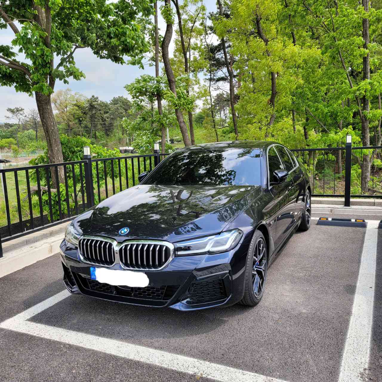 BMW 5시리즈 530e M 스포츠 패키지 P1-1 게시글 썸네일