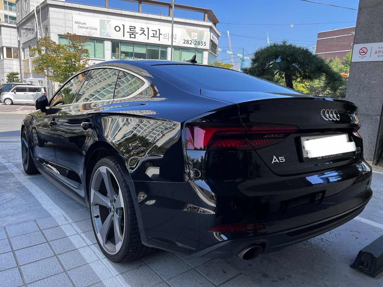 아우디 A5 45 TFSI 콰트로 프리미엄 스포츠백 썸네일 이미지