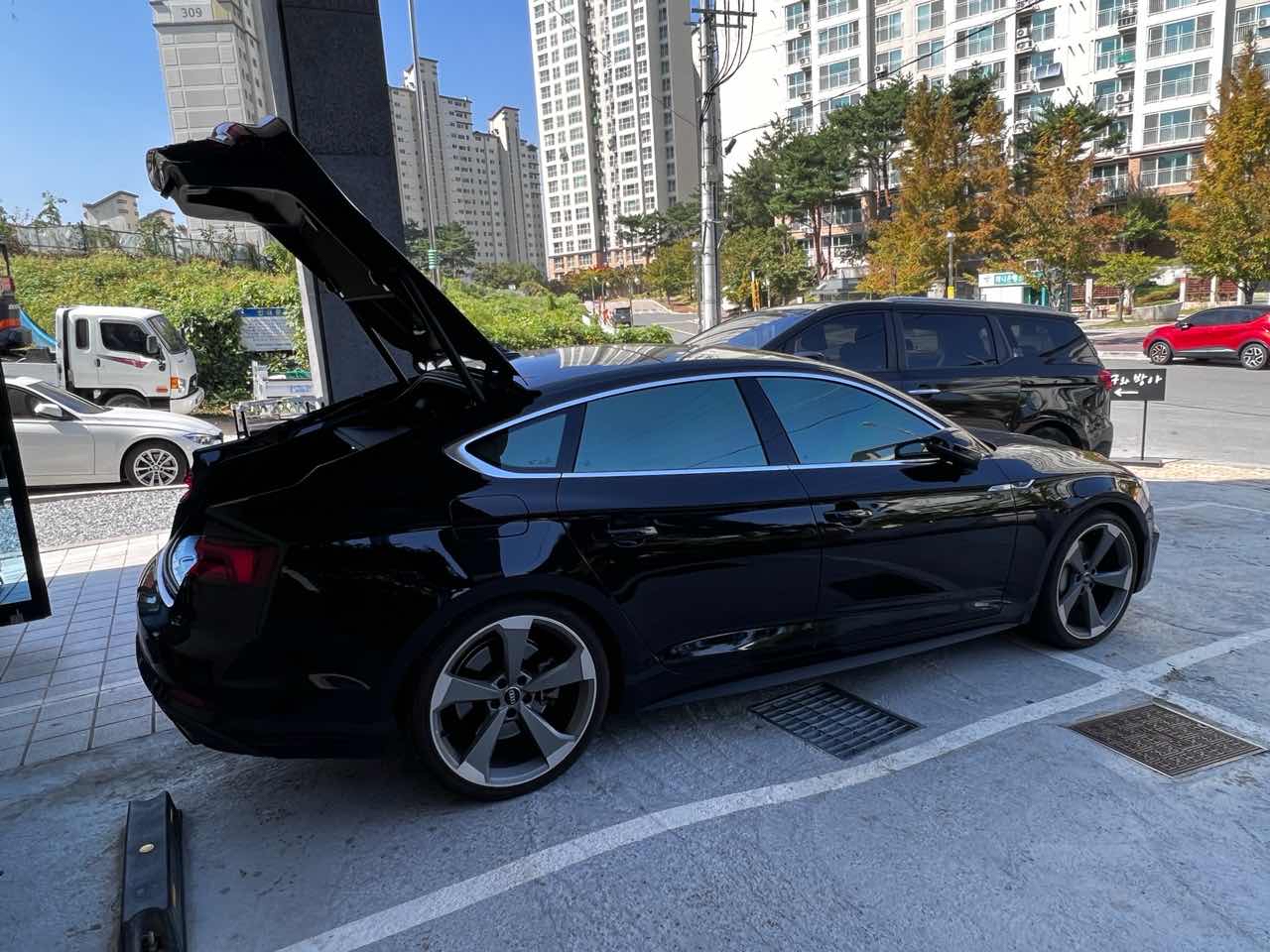 아우디 A5 45 TFSI 콰트로 프리미엄 스포츠백 썸네일 이미지