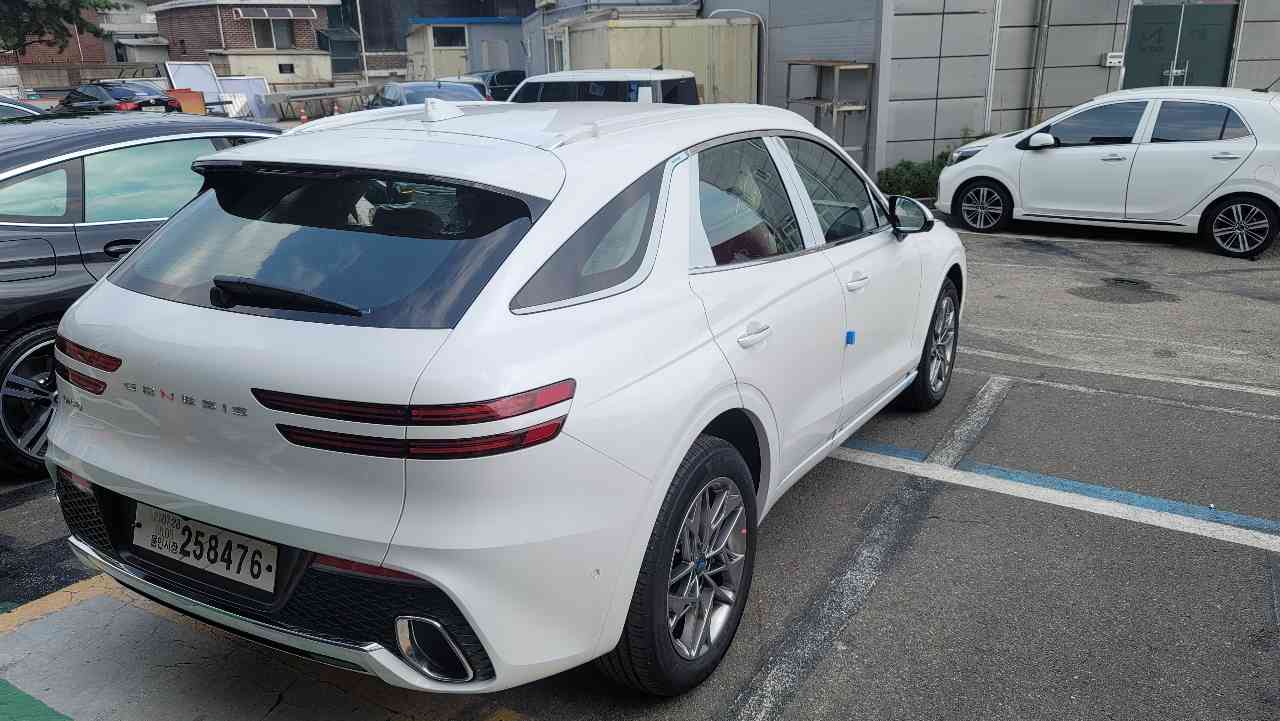 제네시스 GV70 가솔린 2.5 터보 2WD 파퓰러II 패키지 썸네일 이미지