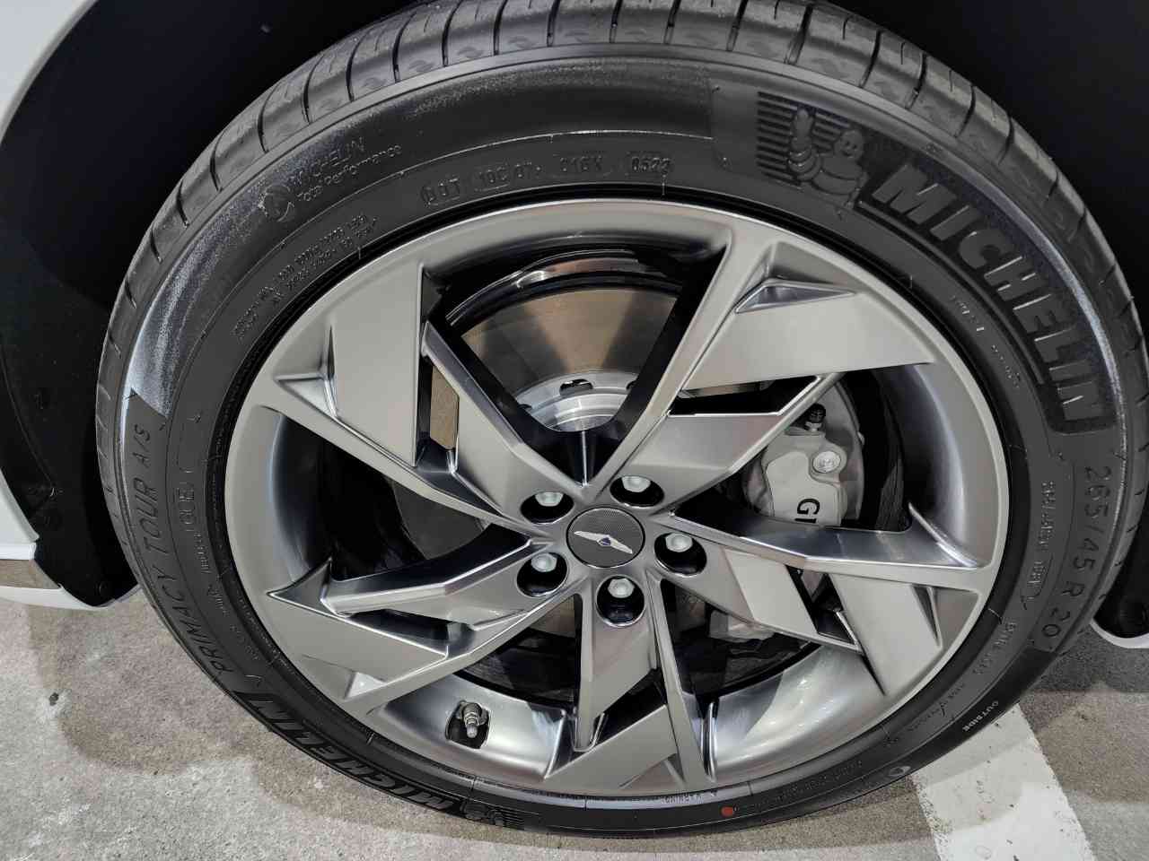 제네시스 일렉트리파이드 GV70 e-AWD 파퓰러 패키지 썸네일 이미지