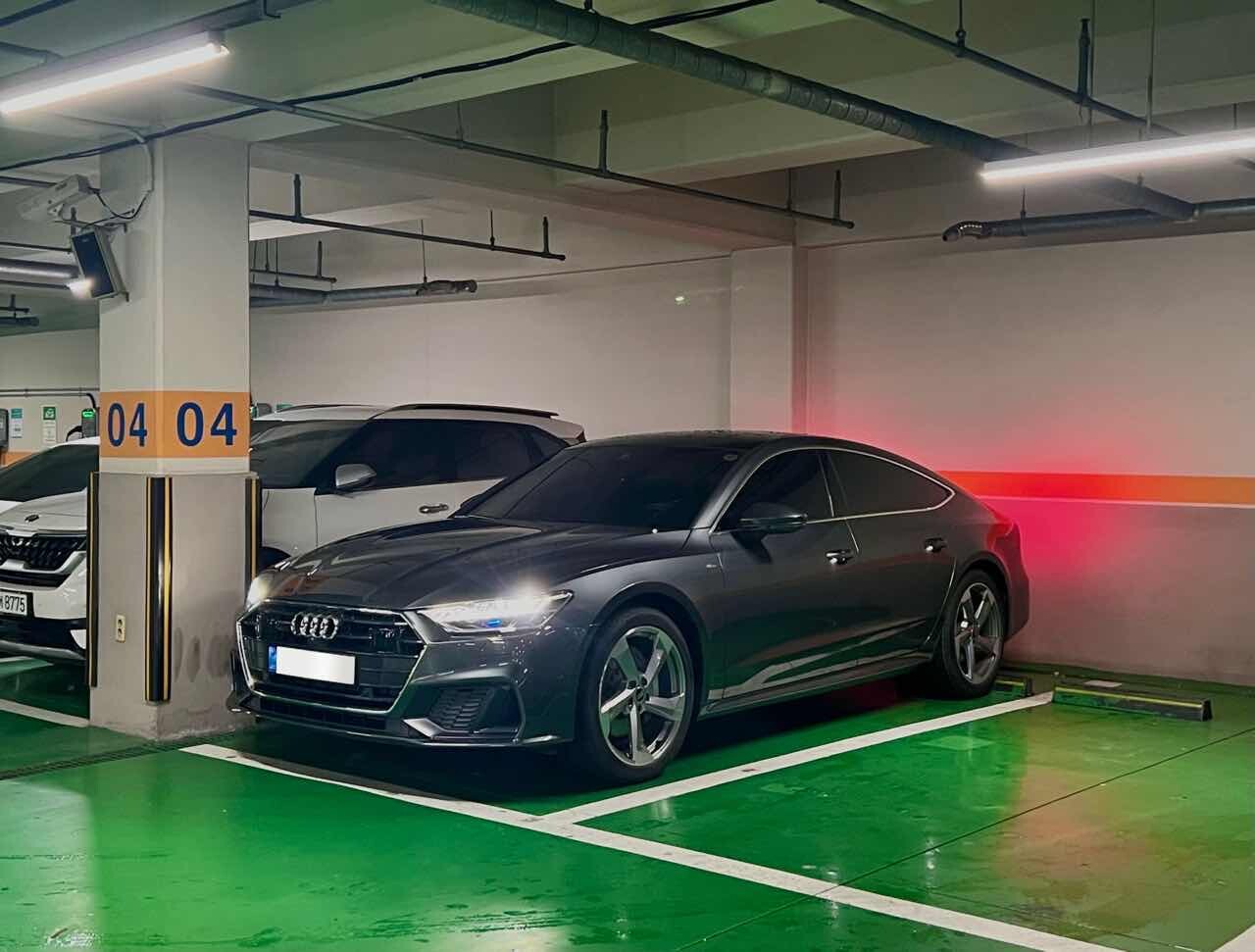 아우디 A7 50 TDI 콰트로 프리미엄 [2C5+PAO+4GF] 게시글 썸네일
