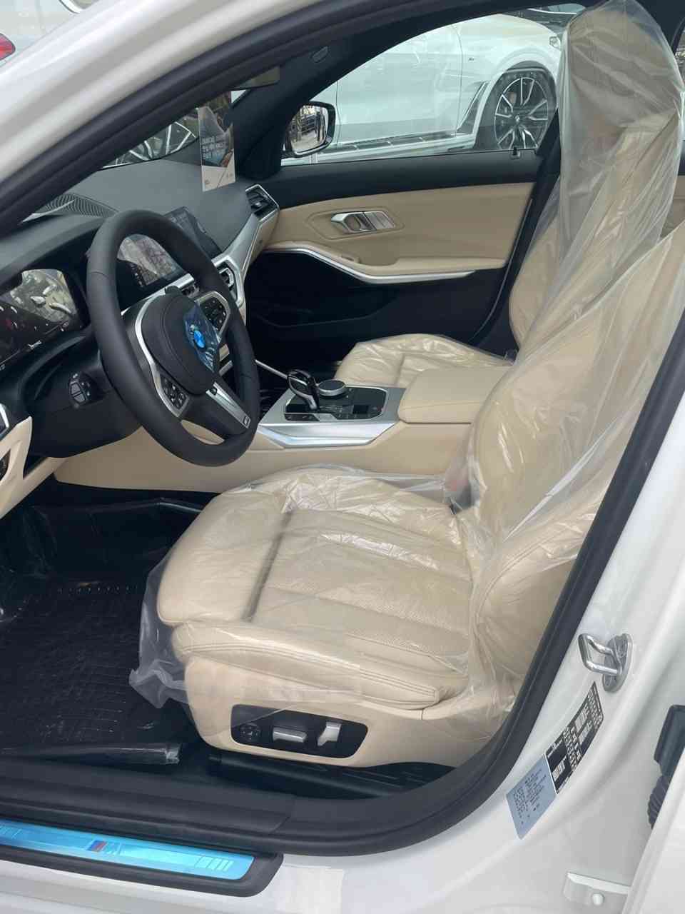 BMW 3시리즈 320i M 스포츠 P2 [Z7M] 게시글 썸네일