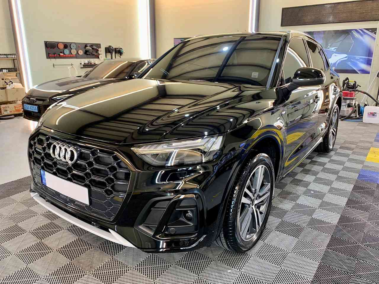 아우디 Q5 45 TFSI 콰트로 프리미엄 [2C5+PAO] 썸네일 이미지