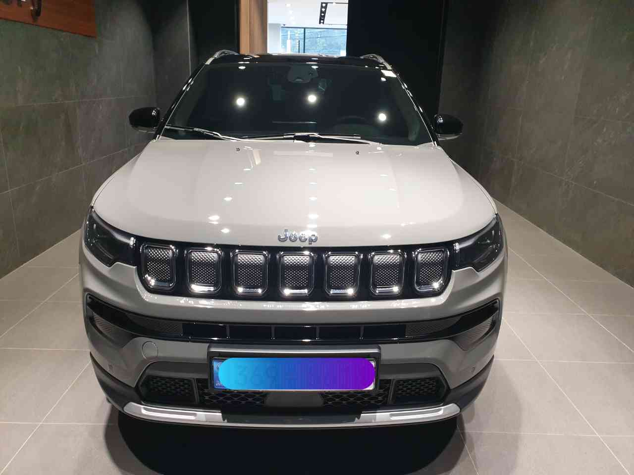 지프 컴패스 2.4 리미티드 AWD 썸네일 이미지