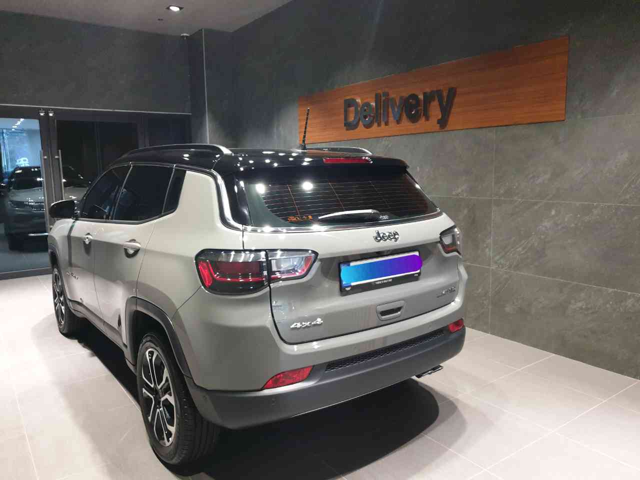 지프 컴패스 2.4 리미티드 AWD 썸네일 이미지