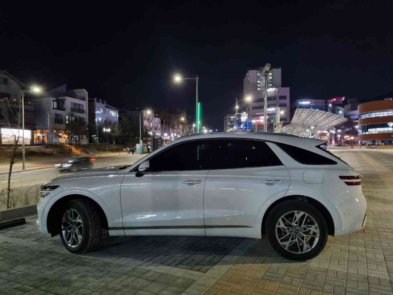 제네시스 GV70 가솔린 2.5 터보 AWD 파퓰러I 패키지 썸네일 이미지
