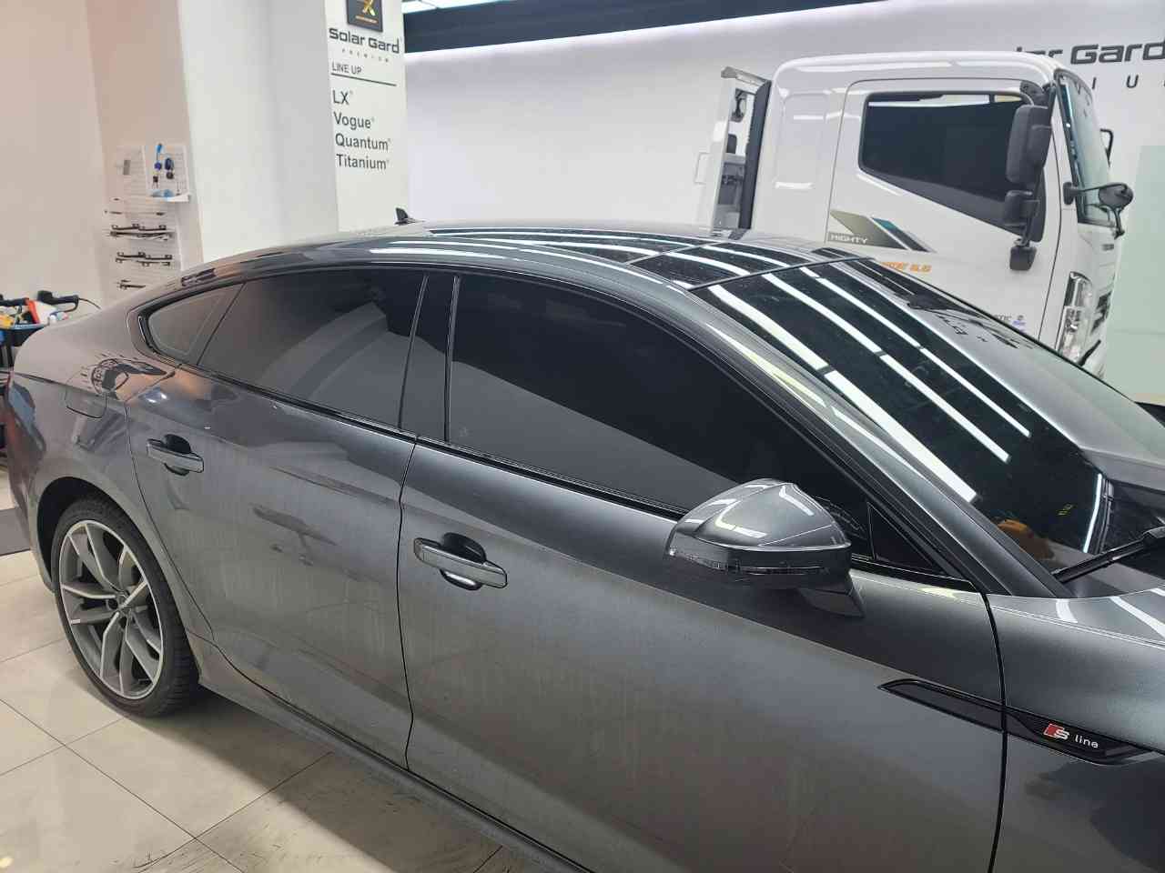 아우디 A5 40 TDI 콰트로 프리미엄 스포츠백 썸네일 이미지
