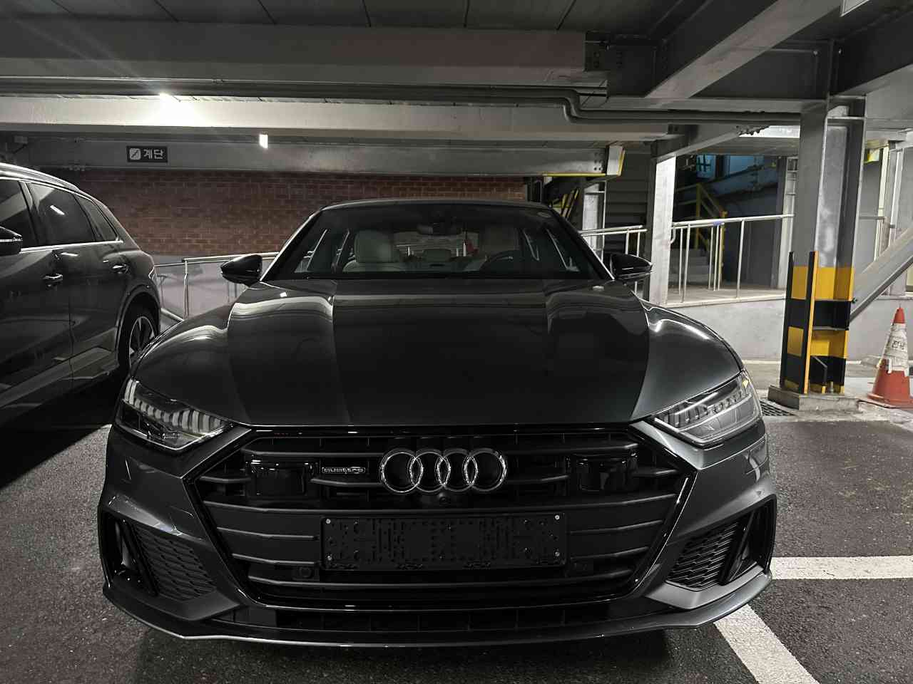 아우디 A7 55 TFSI 콰트로 프리미엄 [2C5+PAO+4GF] 게시글 썸네일