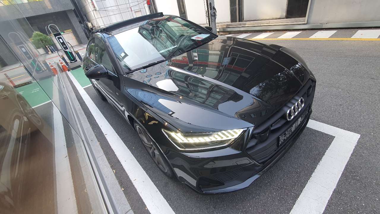 아우디 A7 55 TFSI 콰트로 프리미엄 [2C5+PAO+4GF] 게시글 썸네일