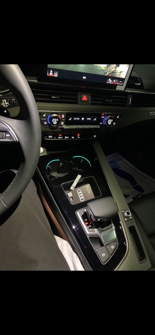 아우디 A5 40 TFSI 콰트로 프리미엄 스포츠백 썸네일 이미지