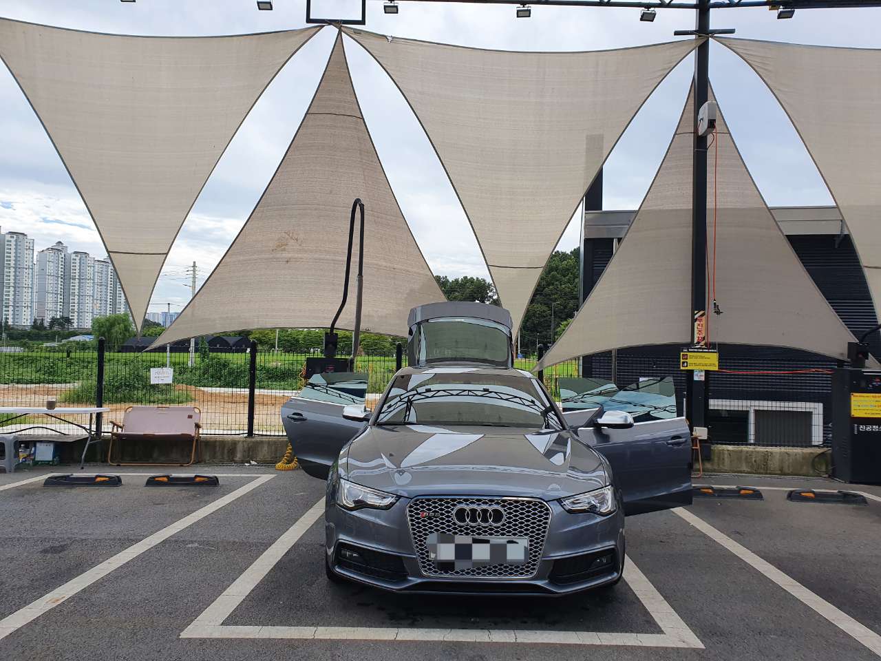 아우디 A5 35 TDI 콰트로 다이나믹 스포츠백 썸네일 이미지