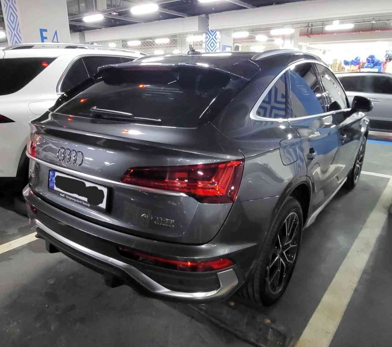 아우디 Q5 45 TFSI 콰트로 프리미엄 스포츠백 [2C5] 썸네일 이미지