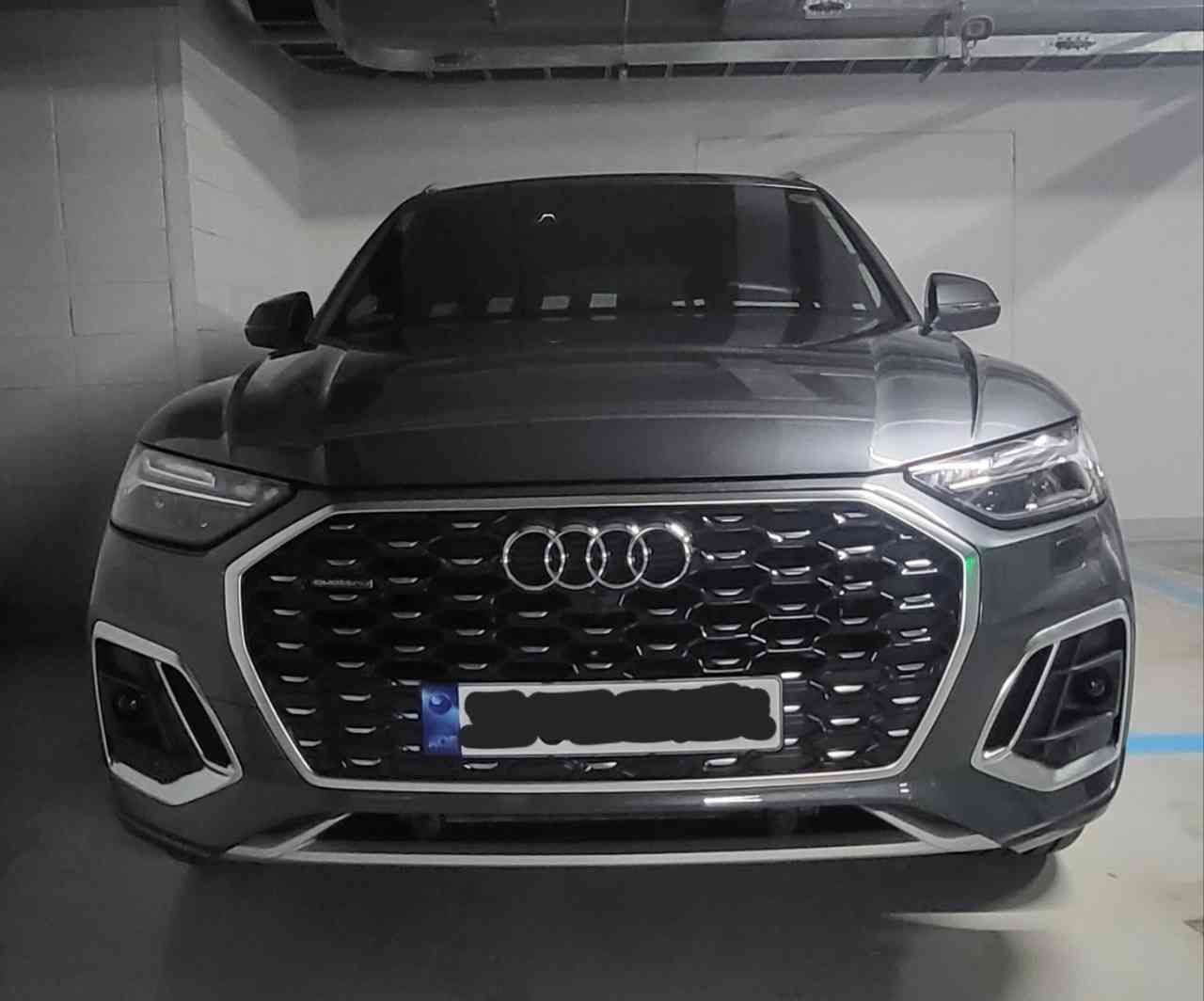 아우디 Q5 45 TFSI 콰트로 프리미엄 스포츠백 [2C5] 썸네일 이미지