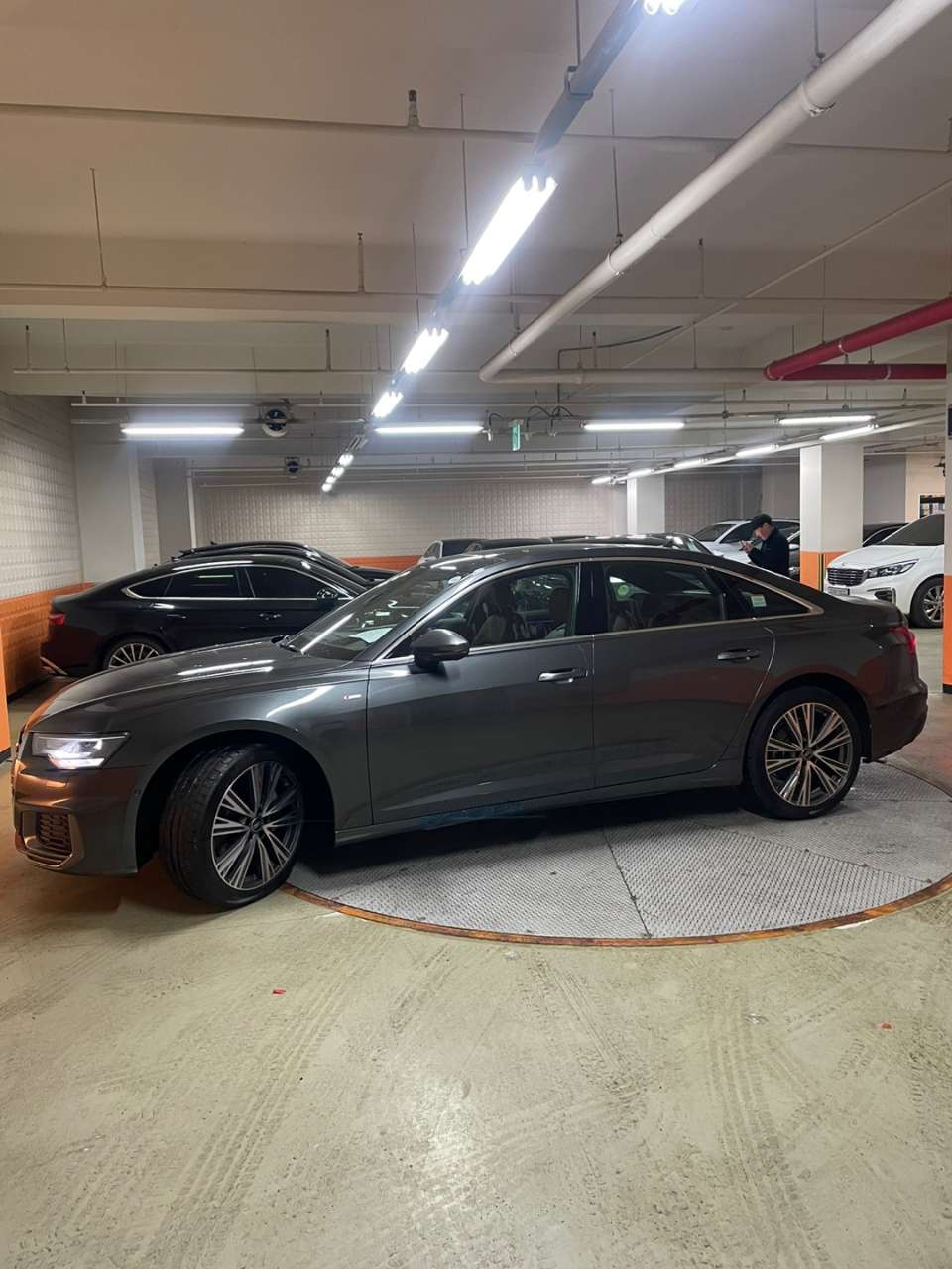 아우디 A6 45 TFSI 콰트로 프리미엄 [2C5+PI1+C1S] 게시글 썸네일
