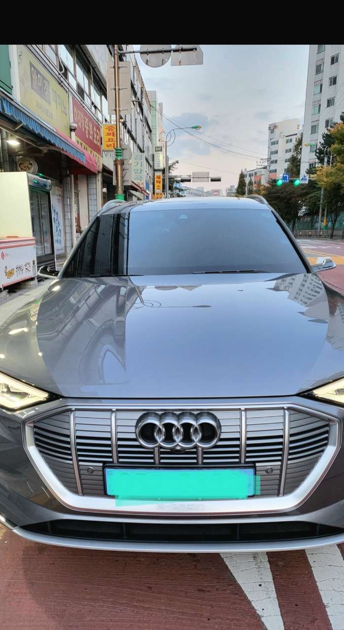아우디 e-트론 55 콰트로 2C5 게시글 썸네일