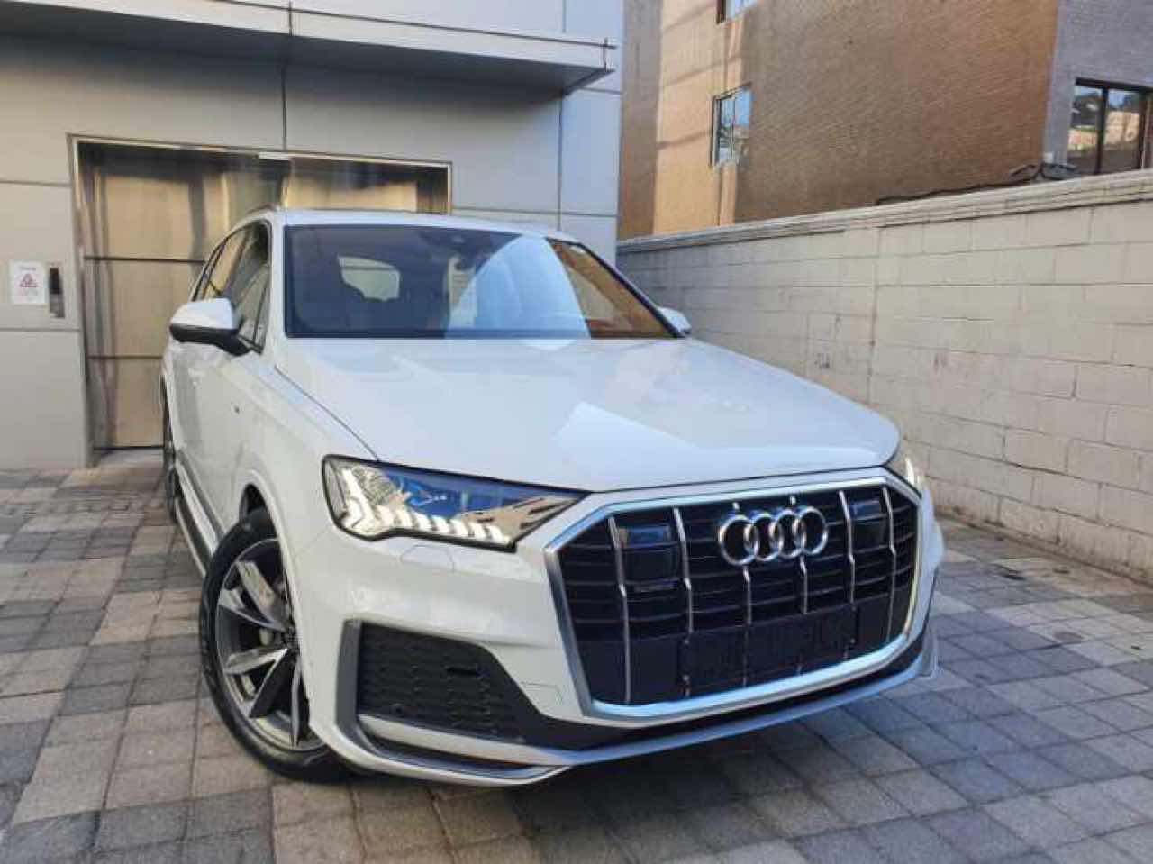 아우디 Q7 50 TDI 콰트로 프리미엄 [상품성 개선] 게시글 썸네일