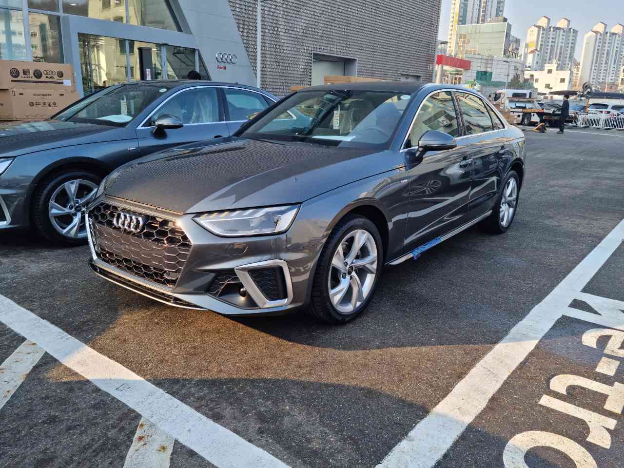 아우디 A4 40 TFSI 프리미엄 [상품성 개선] 게시글 썸네일