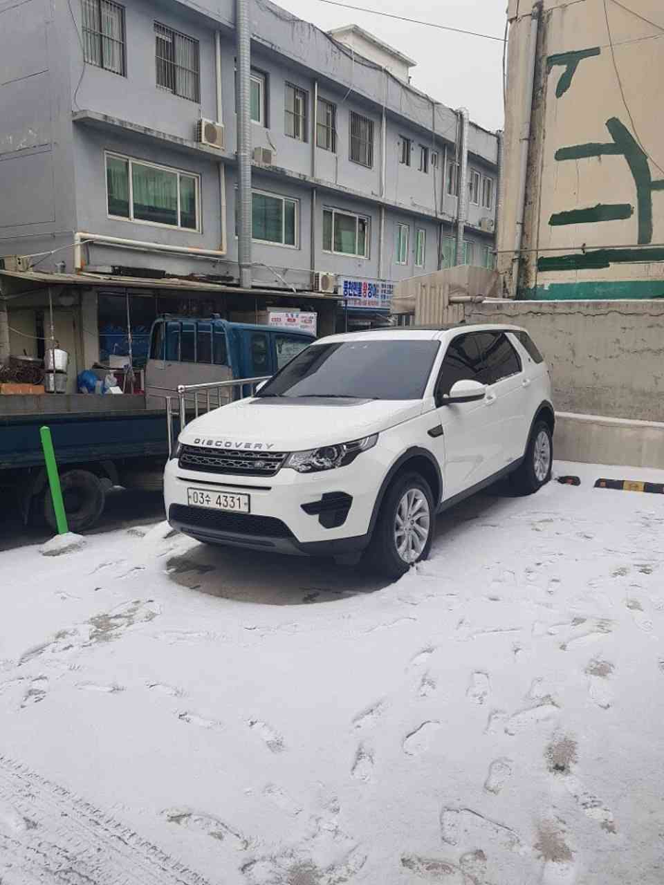 랜드로버 디스커버리 스포츠 2.0D SE 게시글 썸네일